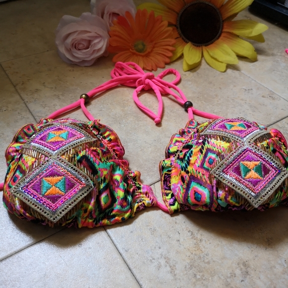 BRAND NEW Bikini Top! - Picture 4 of 11